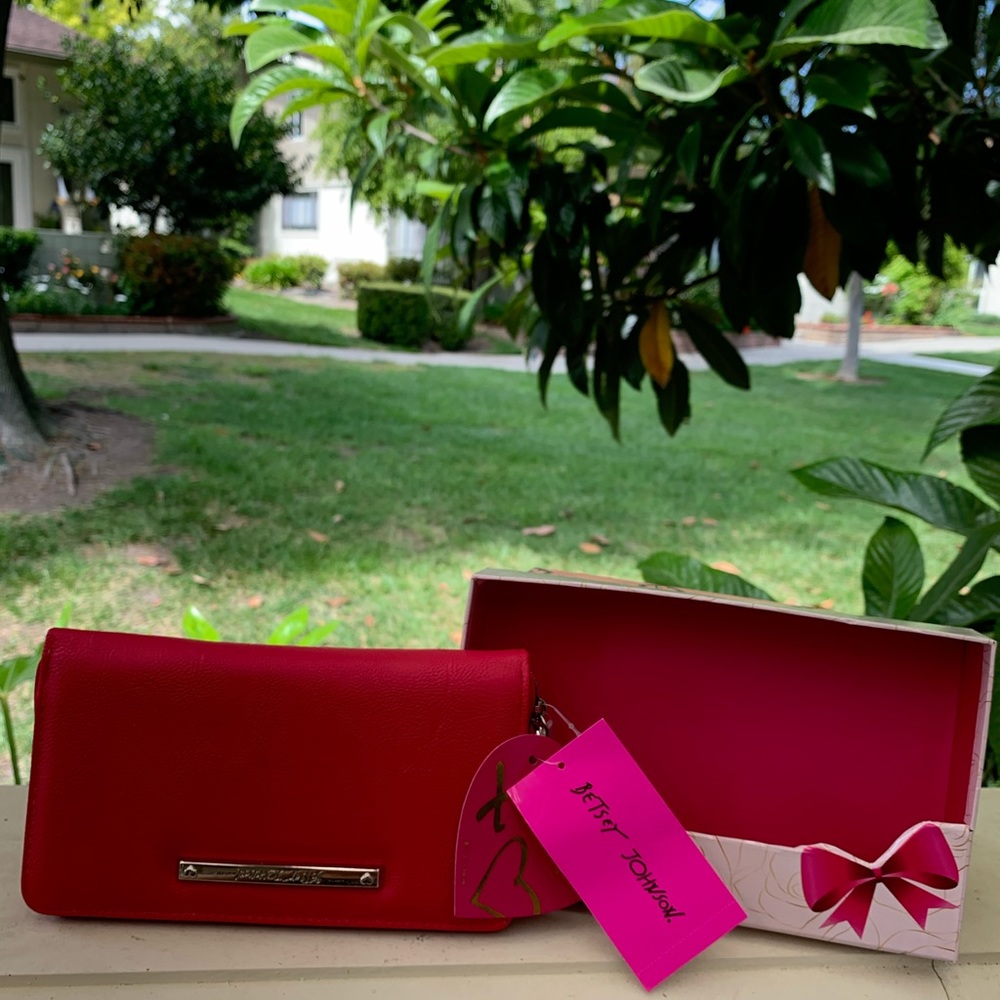 Very nice Wallet bag.